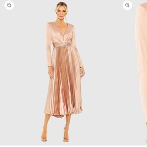 Mac Duggal Satin Long Sleeve Dress in Gold